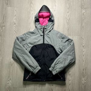 Betty Rides Trinket Snowboard Ski Waterproof Hooded Jacket Small Gray Pink Black